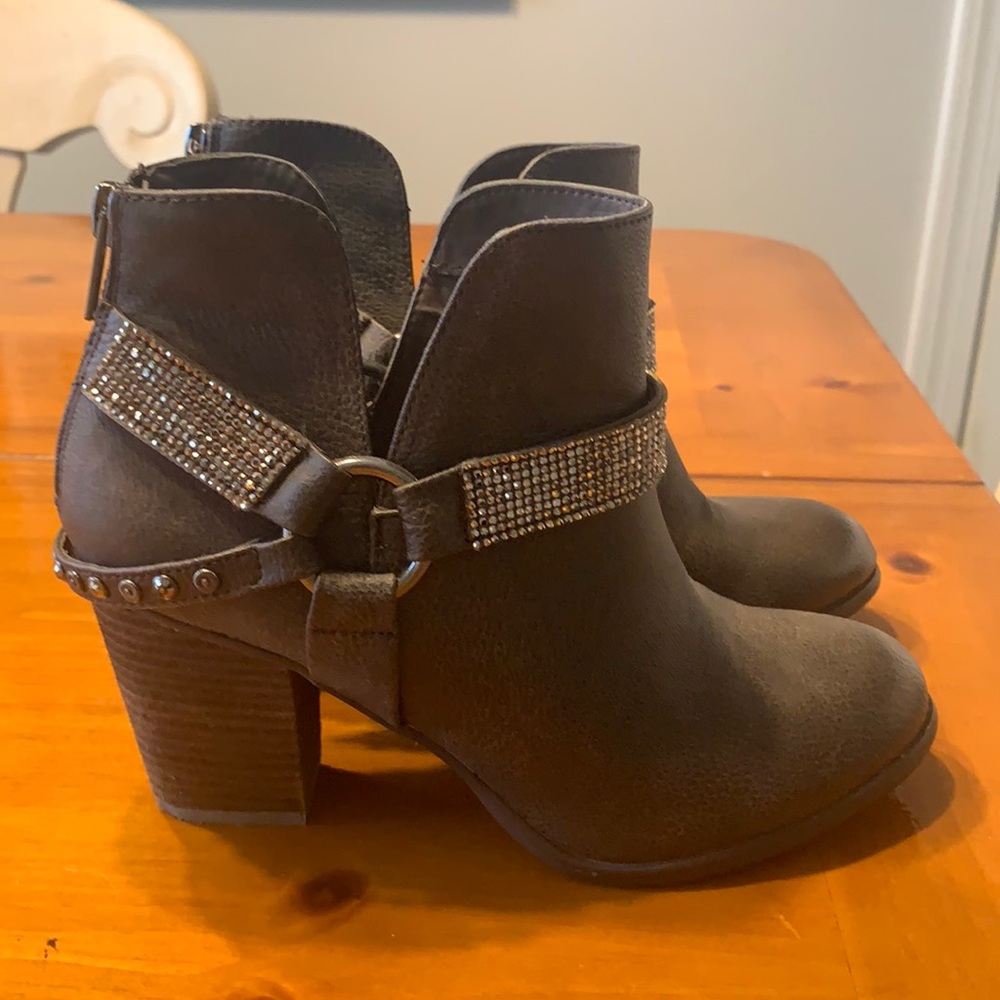 Gray boots with bling